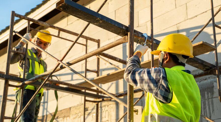 Expert Emergency Roof Repairs services in Iron Mountain, MI